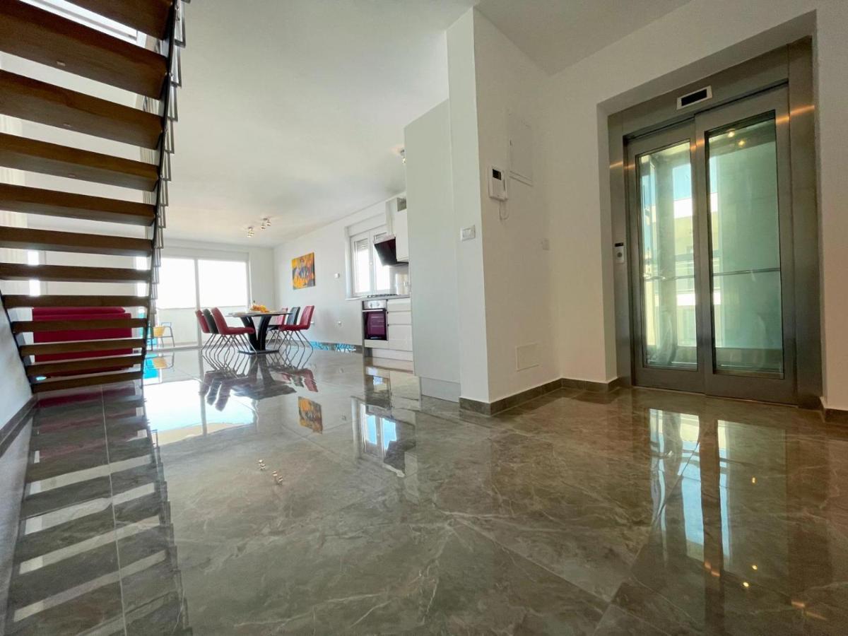 Seascape Deluxe Residence Pjescana Uvala Esterno foto