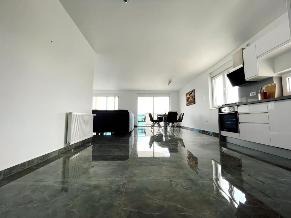 Seascape Deluxe Residence Pjescana Uvala Esterno foto