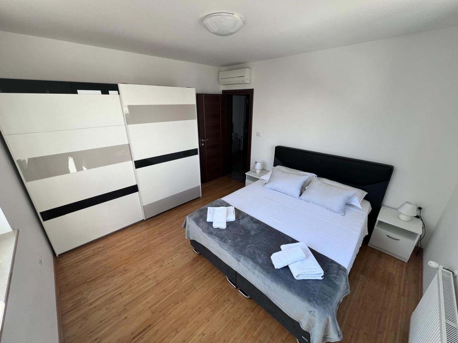 Seascape Deluxe Residence Pjescana Uvala Esterno foto